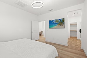 4 habitaciones, tabla de planchar con plancha, wifi y ropa de cama
