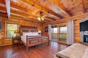 7 chambres, fer et planche à repasser, lit de bébé portatif