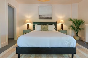 3 quartos, berço de viagem, Wi-Fi de cortesia, roupa de cama