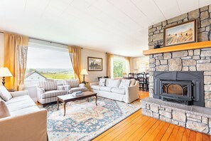 Smart TV, fireplace, offices