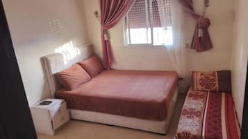 1 bedroom, internet, bed sheets