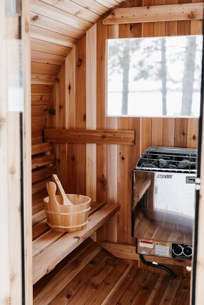 Interior - Lovely Tiny-House Cabin on Crosslake + Sauna + Bonfire + Scenic Views (Crosslake)