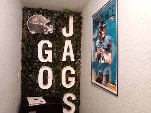 STAY 2 NIGHTS GET 1 FREE 
MARCH 1 2026-JUNE 1 2026 
VALID ON MON-THU STAYS ONLY 