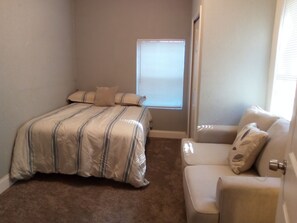 1 habitación, tabla de planchar con plancha y wifi gratis 