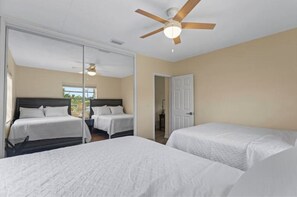 3 bedrooms, iron/ironing board, WiFi, bed sheets