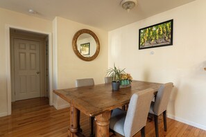 Dining - Charming 4BD3BA - BART - Gameroom - Gazebo - Fenced Yard - Walk to Grocery (Concord)