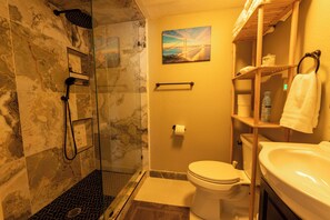 Shower, hair dryer, towels, soap - Charming 4BD3BA - BART - Gameroom - Gazebo - Fenced Yard - Walk to Grocery (Concord)