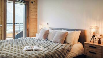 4 slaapkamers, een strijkplank/strijkijzer, wifi, beddengoed