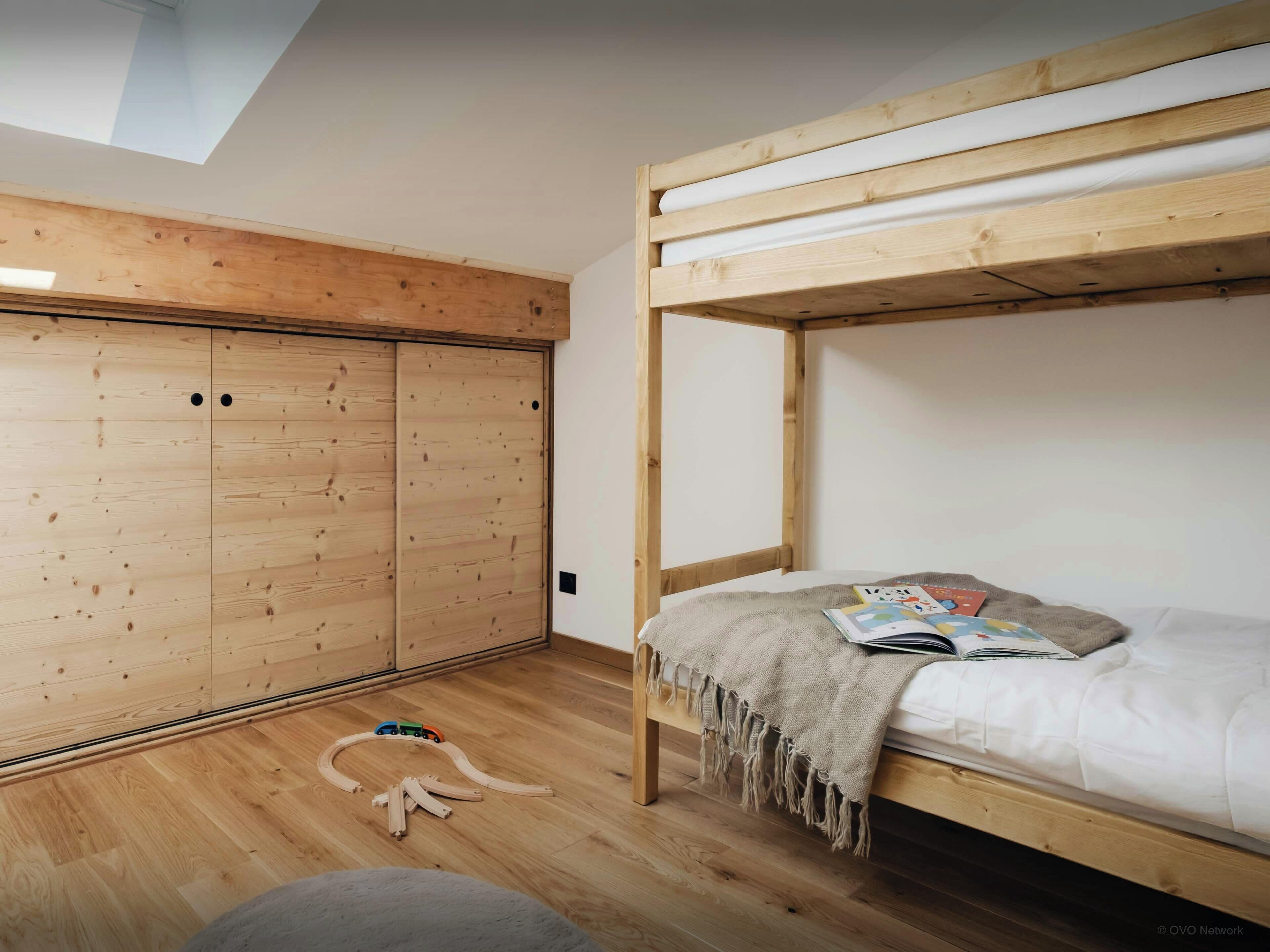 4 slaapkamers, een strijkplank/strijkijzer, wifi, beddengoed