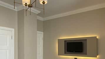 Deluxe Double Room | Desk, laptop workspace, free WiFi