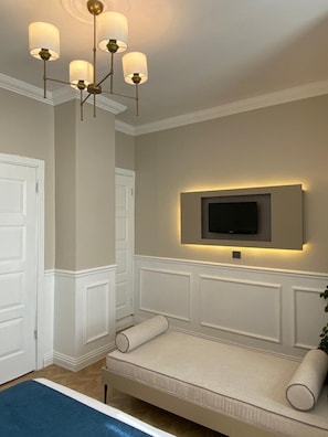 Deluxe Double Room | Desk, laptop workspace, free WiFi