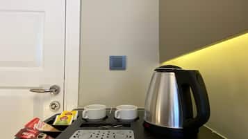 Standard Double Room | Desk, laptop workspace, free WiFi