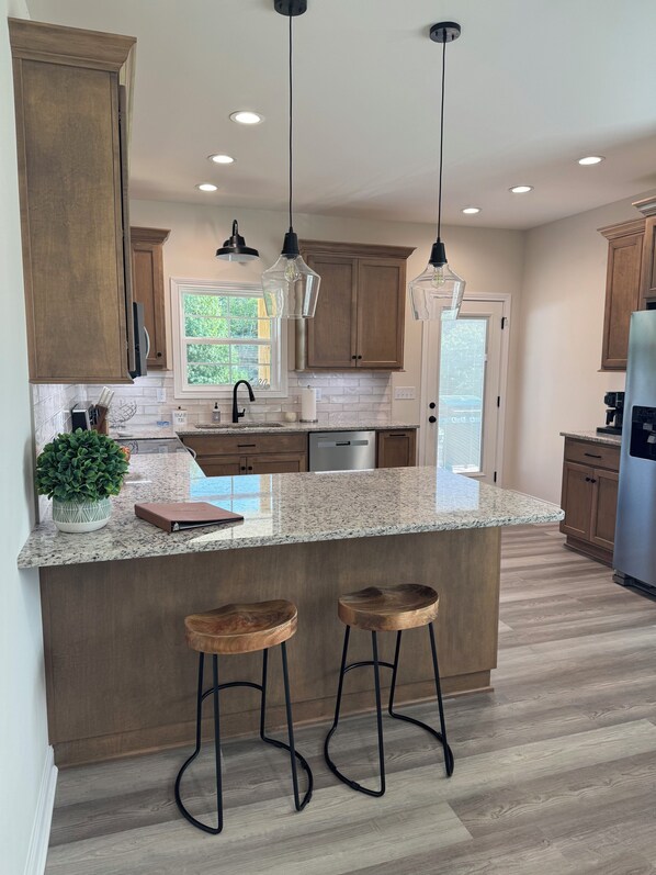 電子レンジ、オーブン、コンロ、食器洗い機