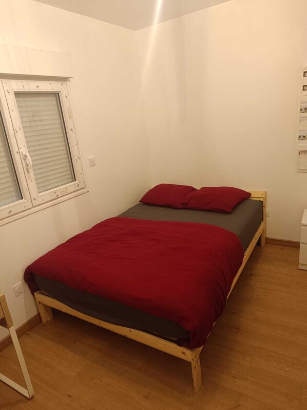 1 bedroom, desk, iron/ironing board, free WiFi