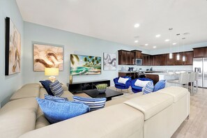 Smart TV, video games, DVD player - NEW & FUN-2 Theaters-Arcade Game Room-4 Themed BRs (Kissimmee)