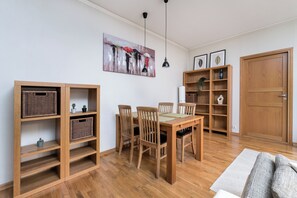 Dining - Spacious luxury all inclusive old town flat (Tallinn)