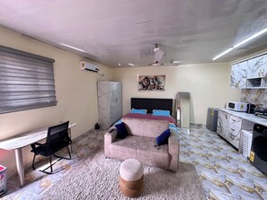 Luxury Apartment, Balcony, City View | Living area - TN Residence  (Accra)