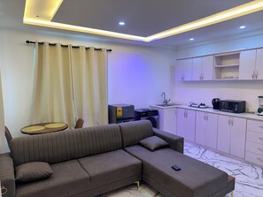 Luxury Apartment, Balcony, City View | Living area - TN Residence  (Accra)