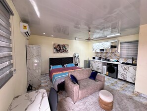 Luxury Apartment, Balcony, City View | Desk, laptop workspace, iron/ironing board, WiFi - TN Residence  (Accra)