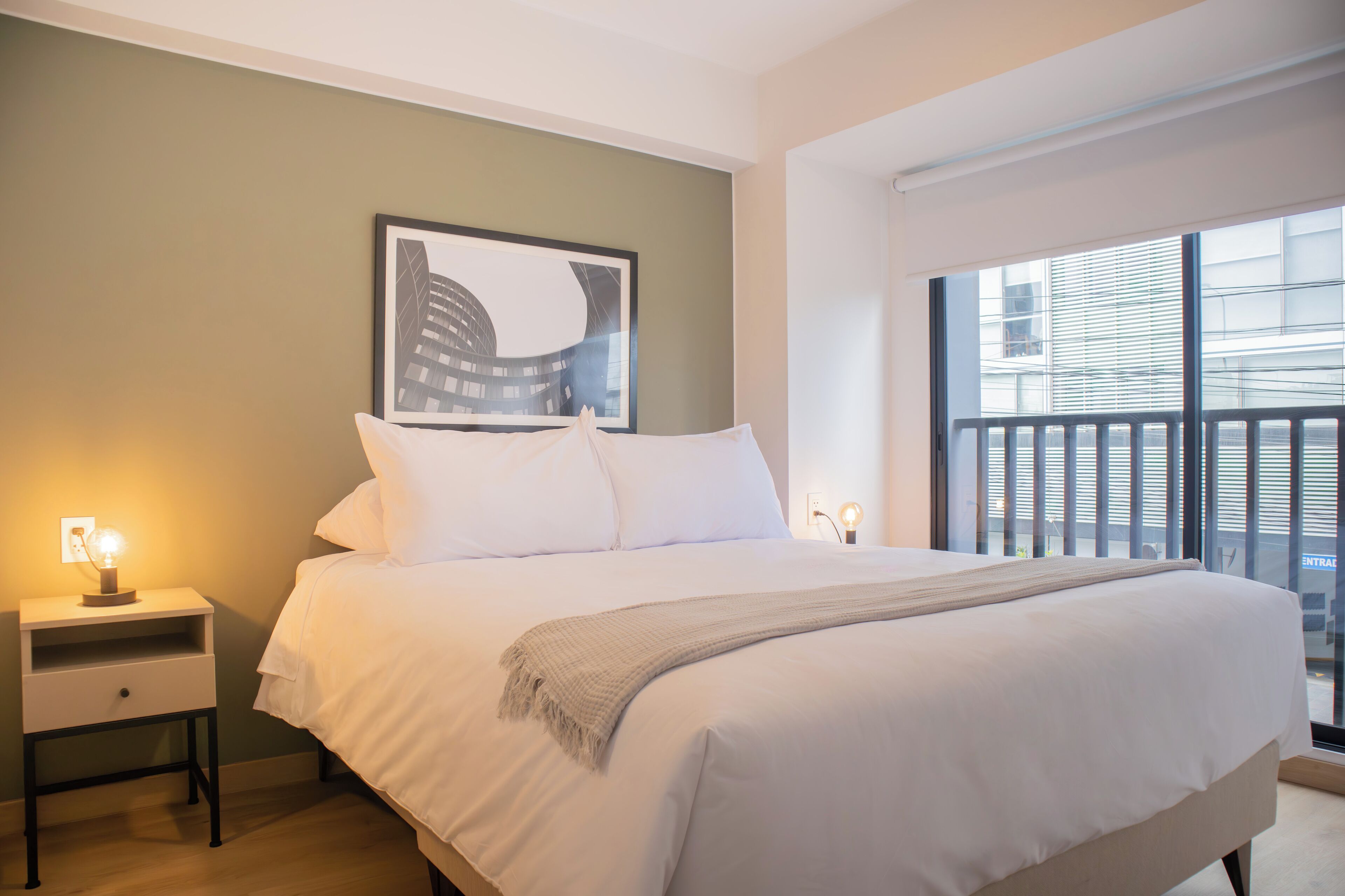 Iron/ironing board, free WiFi, bed sheets