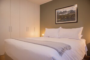 Apartamento (2) | Tabla de planchar con plancha, wifi gratis, ropa de cama