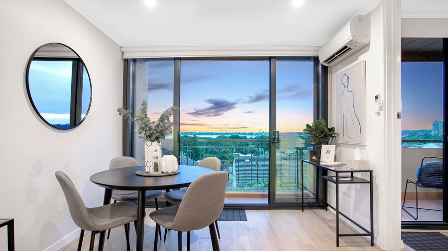 Spectacular Views South Perth1br