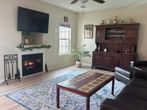 TV, fireplace