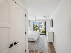 7 bedrooms, iron/ironing board