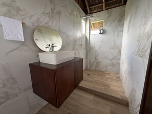 Ducha y secador de pelo