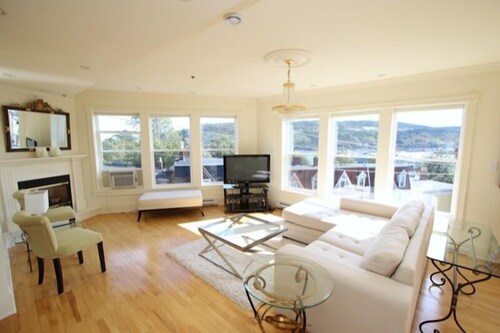 HarbourGate Condos & Studios