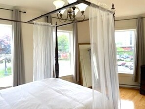Blackout drapes, iron/ironing board, free WiFi - HarbourGate Condos & Studios (St. John's)