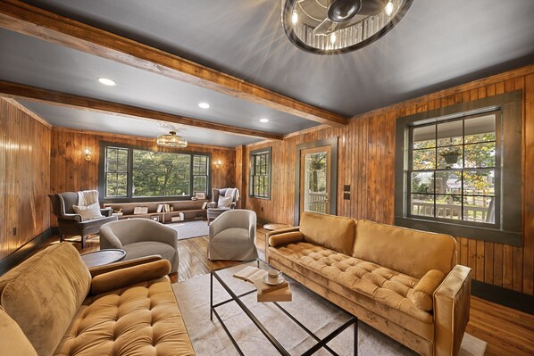 Smart-TV, Kamin, Videospiele