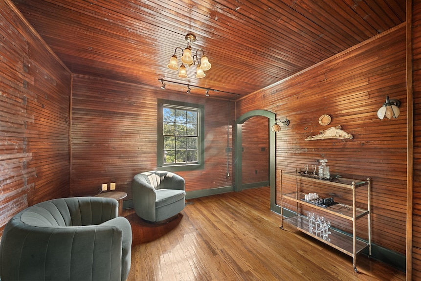 The Pink House: 5br Historic Luxury Home 0.3 Mi From D/t Banner Elk With Hot Tub & Firepit - Beech Mountain, NC