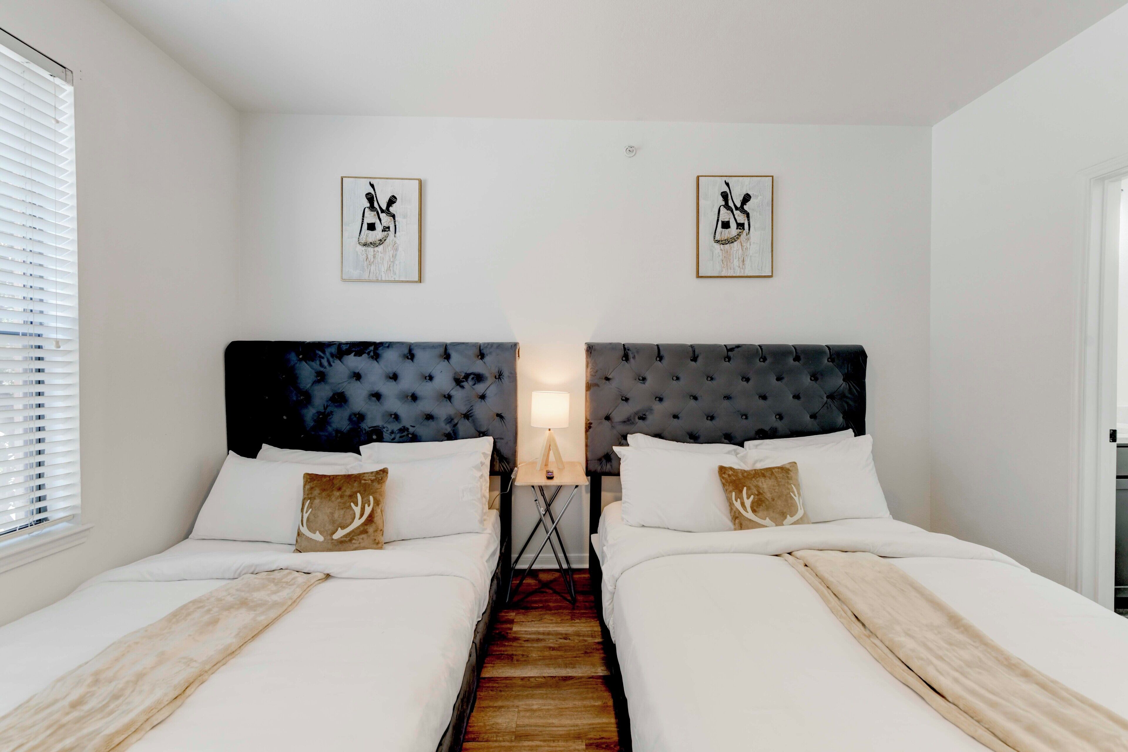 2 室のベッドルーム、アイロン / アイロン台、WiFi、ベッドシーツ