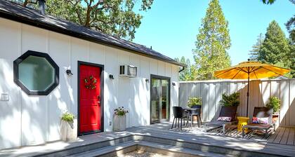 Cute Downtown Saint Helena Wine Country Cottage!