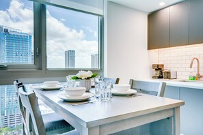 Deluxe Condo, Balcony, City View | Private kitchen