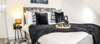 Luxór 1-Bed Stay Near Etihad Stadium & Co-op Live | Just 10 min- Mcr City Centre