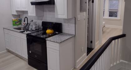 Very Large Studio with Easy Access to Center City and Outdoor access