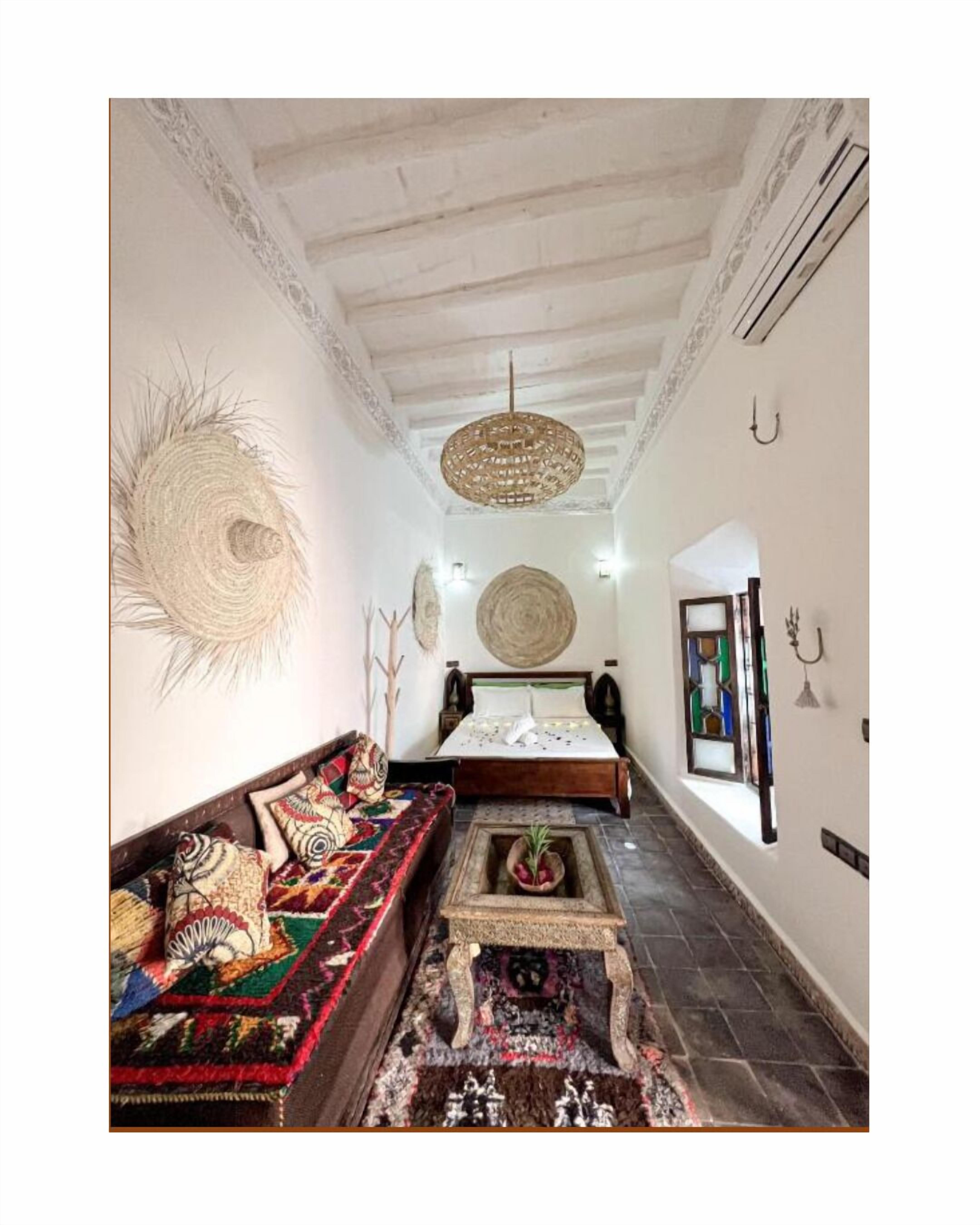 5 bedrooms, WiFi, bed sheets