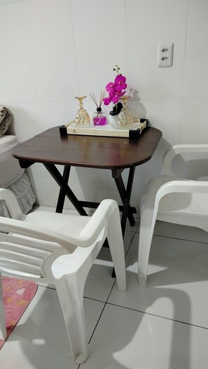 Dining - Room near the airport, UEPA (State University of Pará) and parks. (Belém)