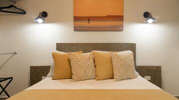2 bedrooms, iron/ironing board, free WiFi