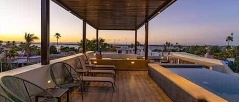 Et oppvarmet basseng