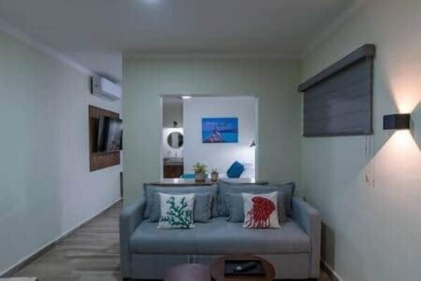 TV - Santa Cruz Suite #15 (La Paz)