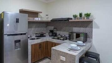 Fridge, microwave, stovetop