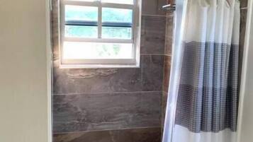 Håndklær, såpe og toalettpapir