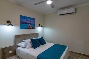 1 bedroom, WiFi, bed sheets - Santa Cruz Suite #19 (La Paz)