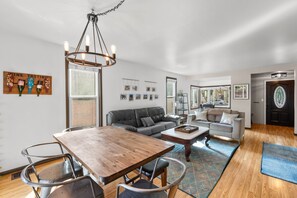 Interior - The Perfect Sandpoint Rental (Sandpoint)