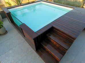 Surfing/boogie boarding