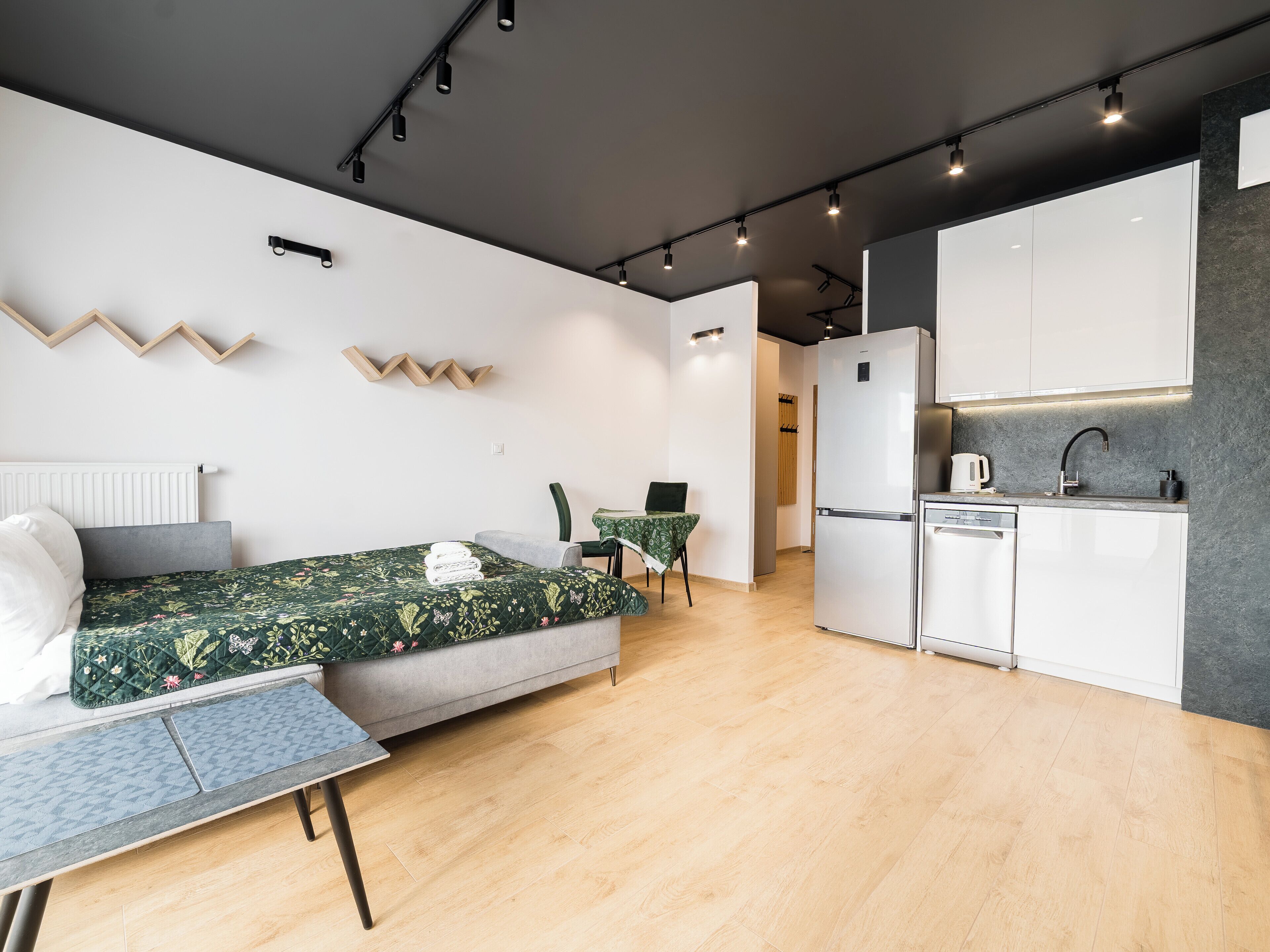 Strykejern/-brett, wi-fi og sengetøy