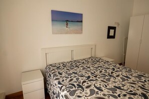 Single Room, Balcony | Iron/ironing board, free WiFi